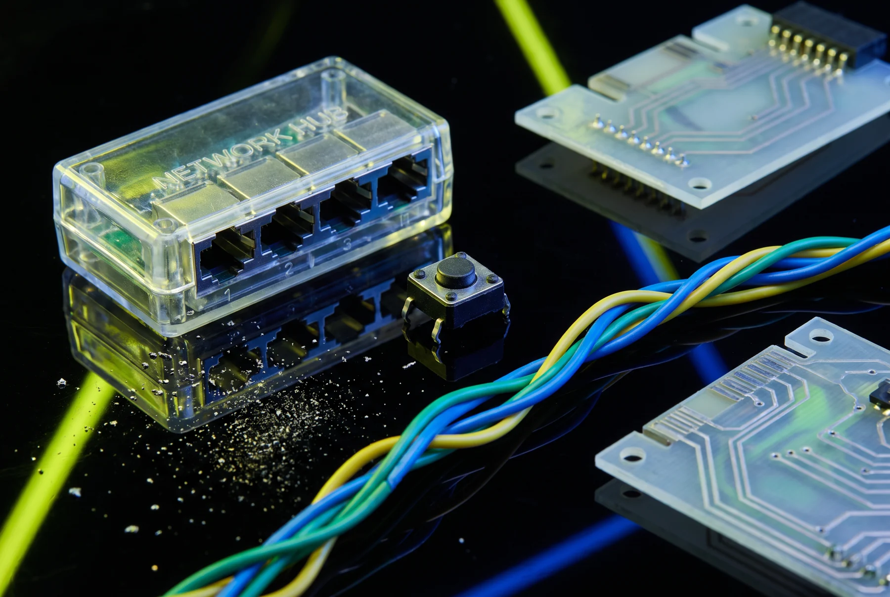 Technical network device and cables